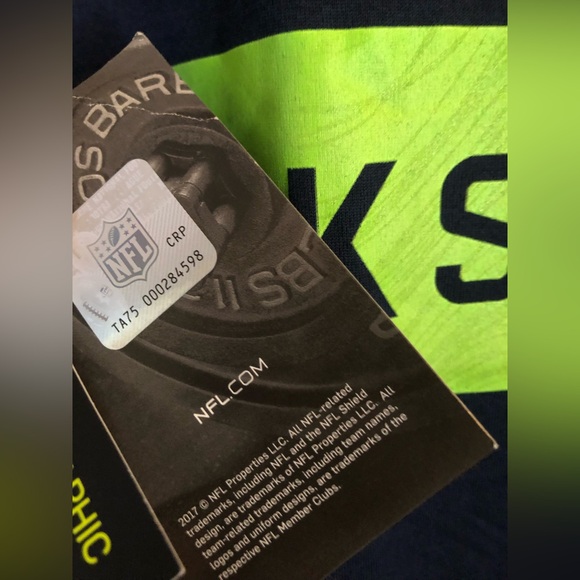 Nike Navy and Lime Green Seattle Seahawks Short Sleeve Tee See callouts in pics - Picture 16 of 16